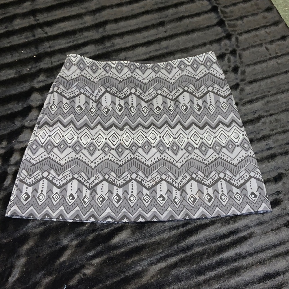 ATHLETA miniskirt gray geometric pattern medium